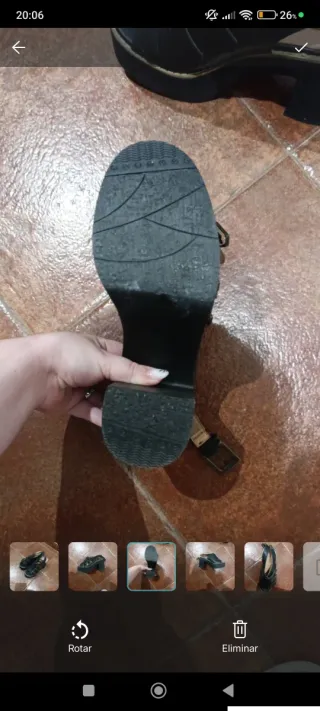 Sandalias negras con hebillas