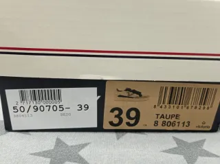 Bambas Victoria doradas y blancas Muy poco uso