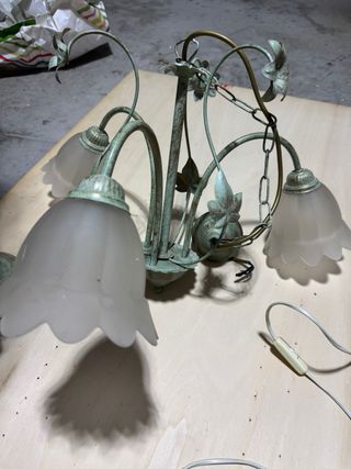 Lampadario e lampade stile floreale