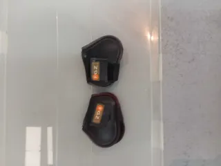 Rodilleras y tobilleras para caballo