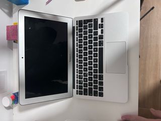 MacBook Air 11” 2014 256GB 4RAM Plata