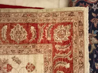 Tappeto in lana beige e rosso