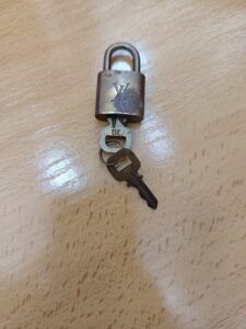 Candados Louis Vuitton vintage laton pvp unidad