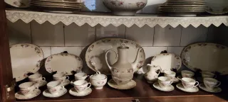 Vajilla antigua floral sin usar