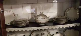 Vajilla antigua floral sin usar