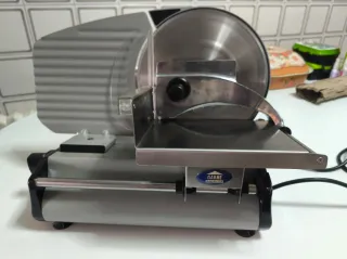 Cortador de fiambres semiprofesional