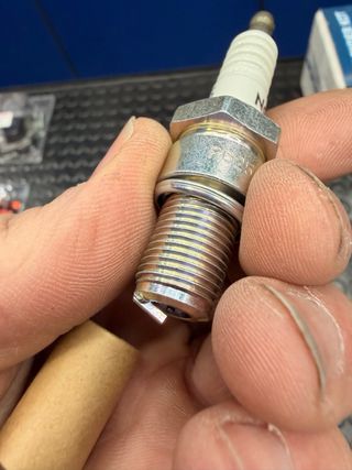 Bujía NGK R6254E-105