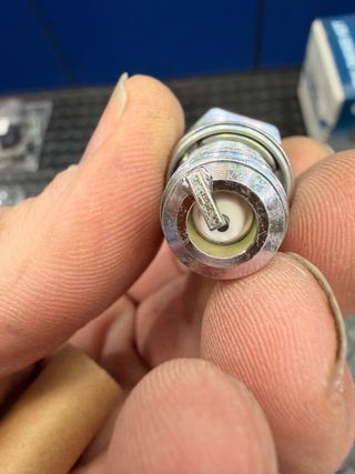 Bujía NGK R6254E-105