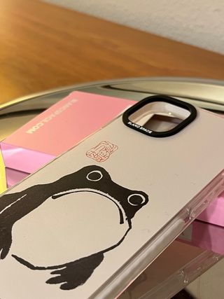 Funda iPhone 13 Rana Japonesa Marca Blanc Space