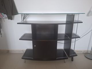 Mueble botellero con barra oscilante