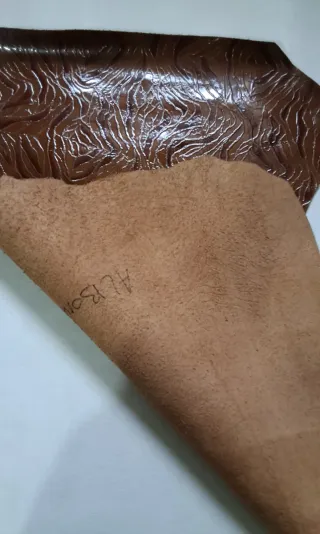 Retal Piel Charol Marrón