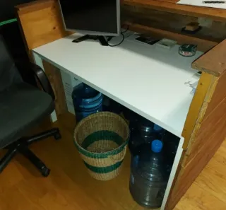 Conjunto mobiliario para tienda u oficina