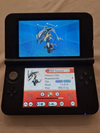 Nintendo 3DS XL + Pokémon Rubino Omega + Caricatore