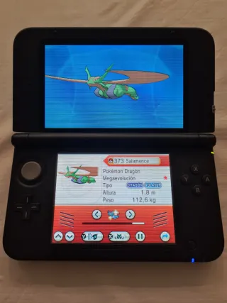 Nintendo 3DS XL + Pokémon Rubino Omega + Caricatore