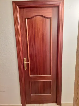 Puerta interior madera