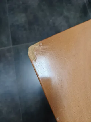 Mesa de cocina con 2 banquetas