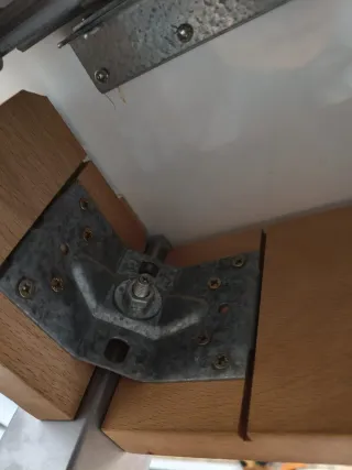 Mesa de cocina con 2 banquetas