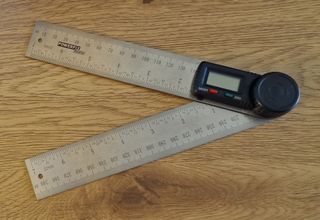 Transportador de ángulos digital Powerfix NUEVO!!