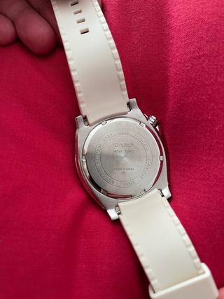 Reloj Casio Blanco y Plateado