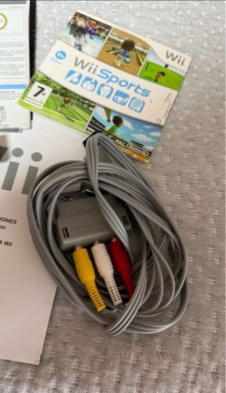 Nintendo Wii Blanca + 6 juegos + 2 mandos