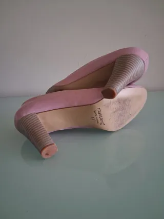 Zapatos de tacón rosas