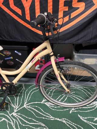 Bicicleta niña color crema y morado