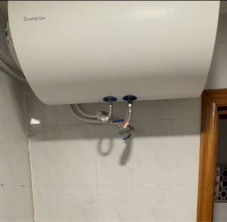 Calentador Ariston averiado para piezas