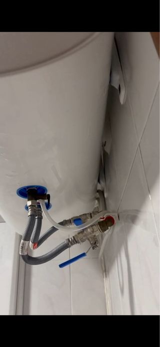 Calentador Ariston averiado para piezas