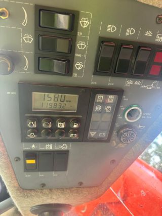 Perforadora Tamrock 700 con martillo