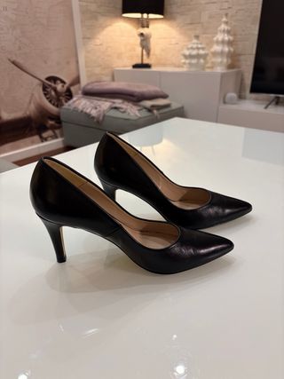 Zapatos de piel negros tacón