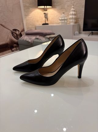 Zapatos de piel negros tacón