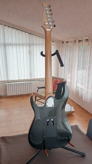 Guitarra Eléctrica Negra Washburn