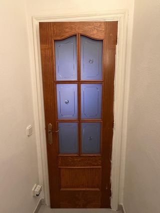 Puerta de madera blanca/marrón