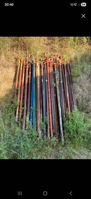 Puntales metálicos para construcción