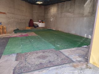 Nave en casco urbano.