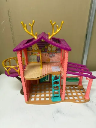 Casa Enchantimals con accesorios