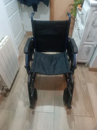 Silla de ruedas para personas dependientes