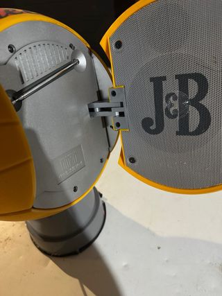 Radio J&B forma balón