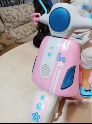 Bambola Nanci con Vespa rosa