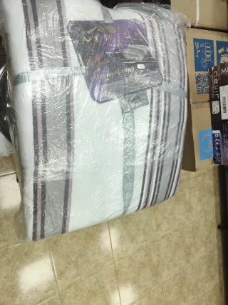 Manta polar gris y blanca