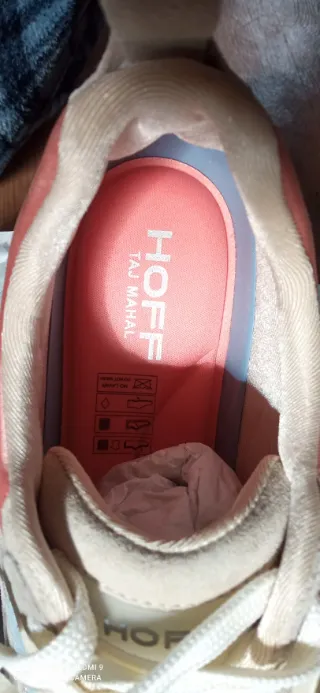 Zapatillas deportivas beige y rosa