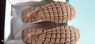 Zapatillas deportivas beige y rosa