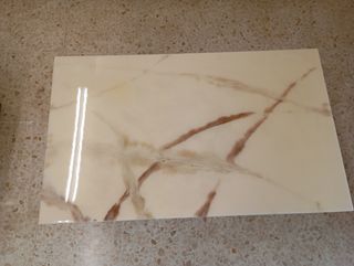 Mesa centro resina y acero