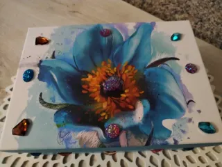 Scatole decorate a mano