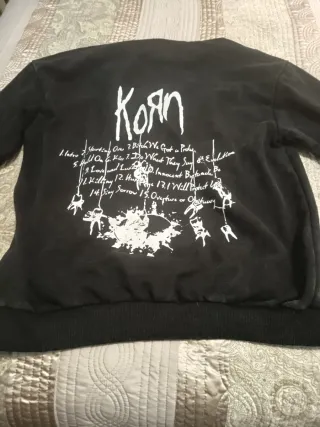 Sudadera Korn Negra Estampada. Unisex.