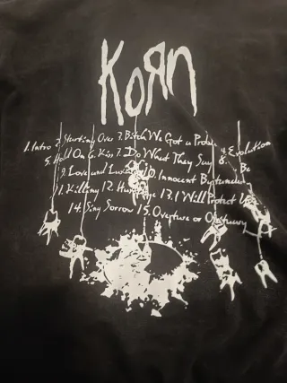 Sudadera Korn Negra Estampada. Unisex.