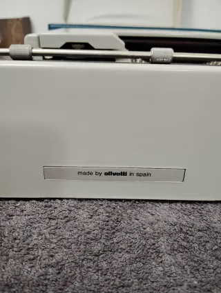 Máquina Olivetti DORA