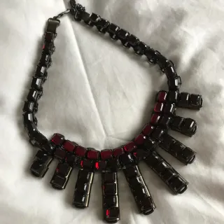 Collar Zara Burdeos y Negro