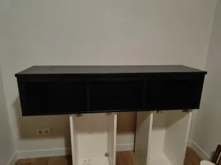 Estantería pared madera maciza negra Hemnes Ikea
