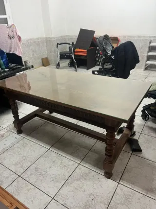Mesa madera maciza cristal tallado